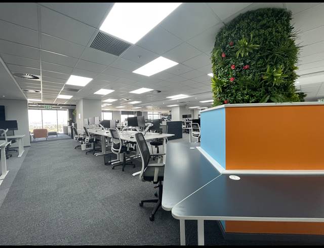 1,770M² OFFICE TO LET IN SANDOWN